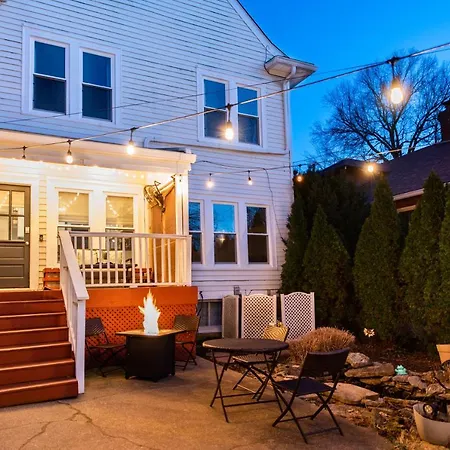 Luxe Highlands Home! King Br~Fire Pit~Yard Games